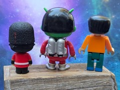 Lot of 3 Ryan’s World Figures Ryan Green Martian & United Kingdom guard toy