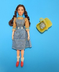 VTG 1974 Mego Wizard of Oz Dorothy 8″ Dolls x 2 + Toto + 2 Baskets + X-tras