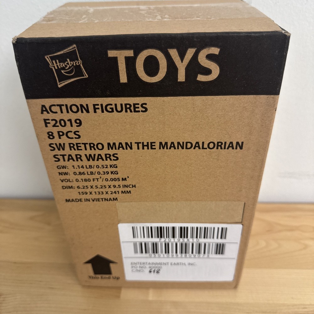 Star Wars Retro Collection The Mandalorian F2019 Case 8 Figures BRAND NEW