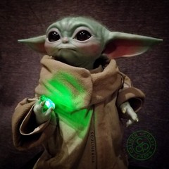 Grogu Baby Yoda green kyber crystal jedi magnetic Resin cast prop Mandalorian