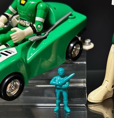 Bandai CarRanger Power Ranger Green Racer Figure Set RV Robo Parts Missing