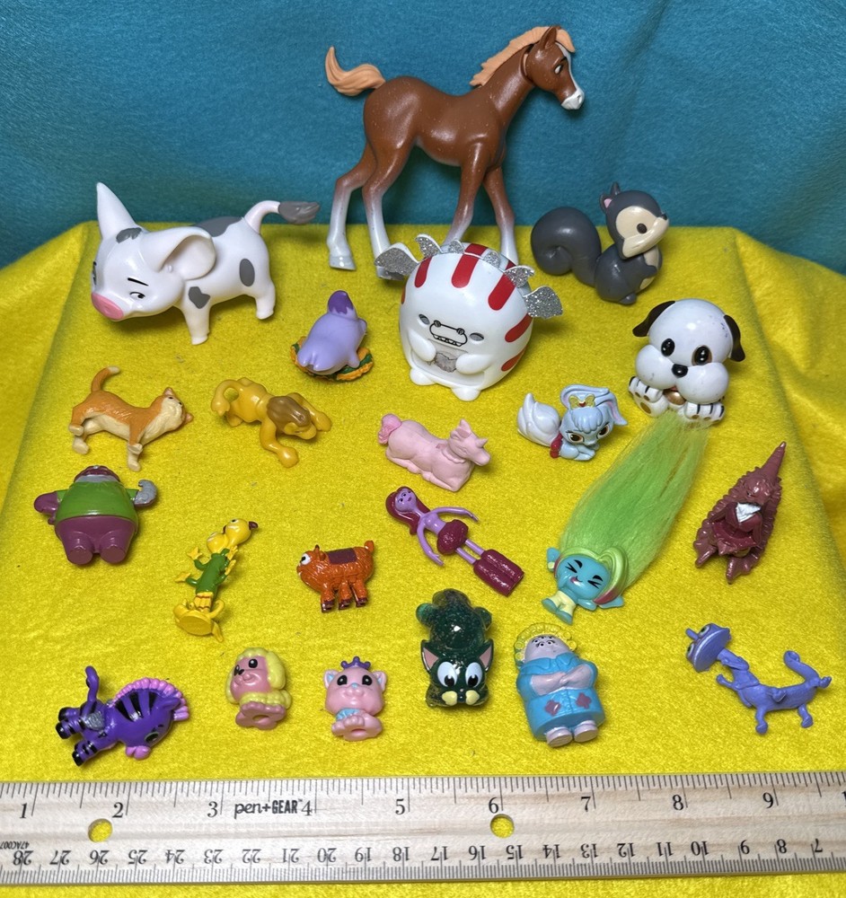 Small Toy Lot Of 24 Girls Hatchimals, Monster Minis, Troll, Lost Kitties, Etc