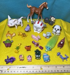 Small Toy Lot Of 24 Girls Hatchimals, Monster Minis, Troll, Lost Kitties, Etc