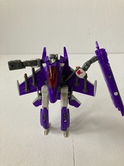 Transformers Skywarp Figure And Rocket Cybertron Deluxe Class