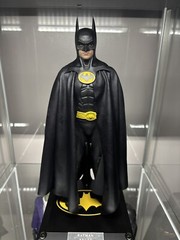 US Orders – LAB Toys RESTOCK Hot Toys Batman 1989 Batman, Returns 1/6 Drape Cape