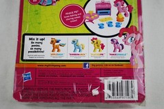 My Little Pony POP DESIGN & BUILD YOUR PONY SET- Pinkie Pie Bakery Decorator Kit