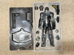 Hot Toys Avengers: Age of Ultrons War Machine Mark II MMS290D10 1/6 Diecast
