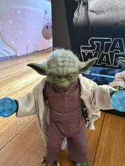 Hot Toys Star Wars MMS495 Yoda Episode II Attack of the Clones Figure