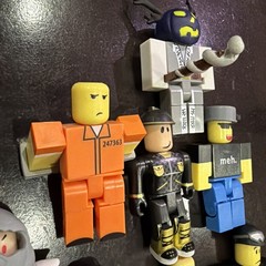 Lot of 8 ROBL0X Fig with MATT DUSEK Series 1 Pumpkin Hat Helmet & Staff NO CODE