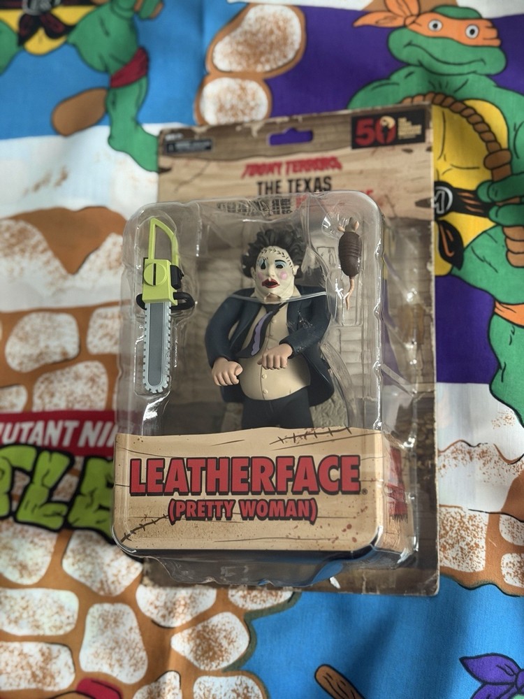 Texas Chainsaw Massacre Toony Terror Pretty Woman Leather Face Figure NECA