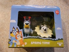 Bluey Figure 2-Pack SPRING TIME 2″ Inch Toy, Bluey & Muffin NIP Ages 3+