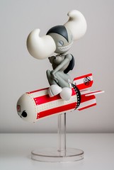 Huck Gee Kidrobot AKUMA BOMB AKUMABOMB Grey Skully version Edition of 500 2007