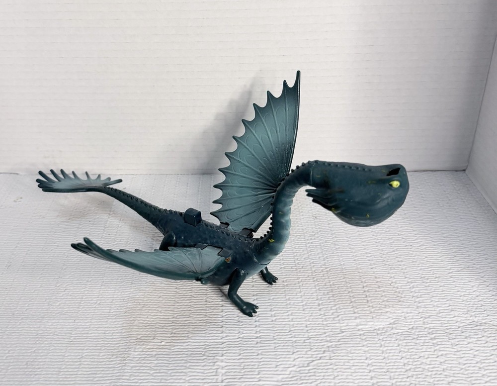 How to Train Your Dragon SCAULDRON Water Squirter Figure 2013 Defenders of Berk