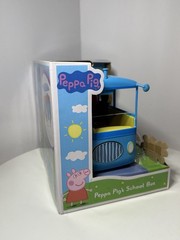 Peppa Pig’s School Bus Play Set Removable Roof & Music & 2 Figures Brand New