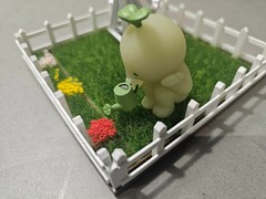 Smiski Gardening Display Set : Painter & Gardening Smiski Display