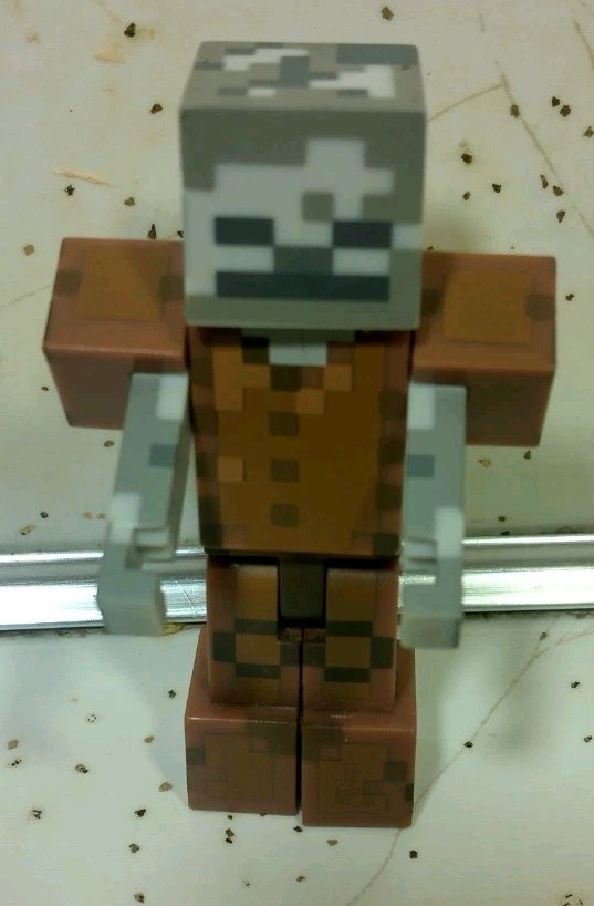 Jazwares LLC Mojang AB Minecraft Skeleton In Leather Armour 3in Action Figure…