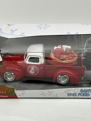 Jada Toys Holiday Rides 1:32 1941 Ford Pickup & 1957 Chevy Bel-Air Die-cast Car