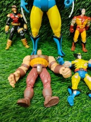 Toy Biz Deluxe Wolverine Action Figure 1993 Marvel X-Men Cyclops Juggernaut