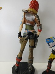 Borderlands Lilith Siren 8.6″ Statue Figure & McFarlane Lilith 6″ Action Figure