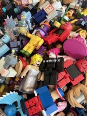 R0BL0X New Action Figure Toys For Boys + Girls – Lot of 20 Toys & Accessories