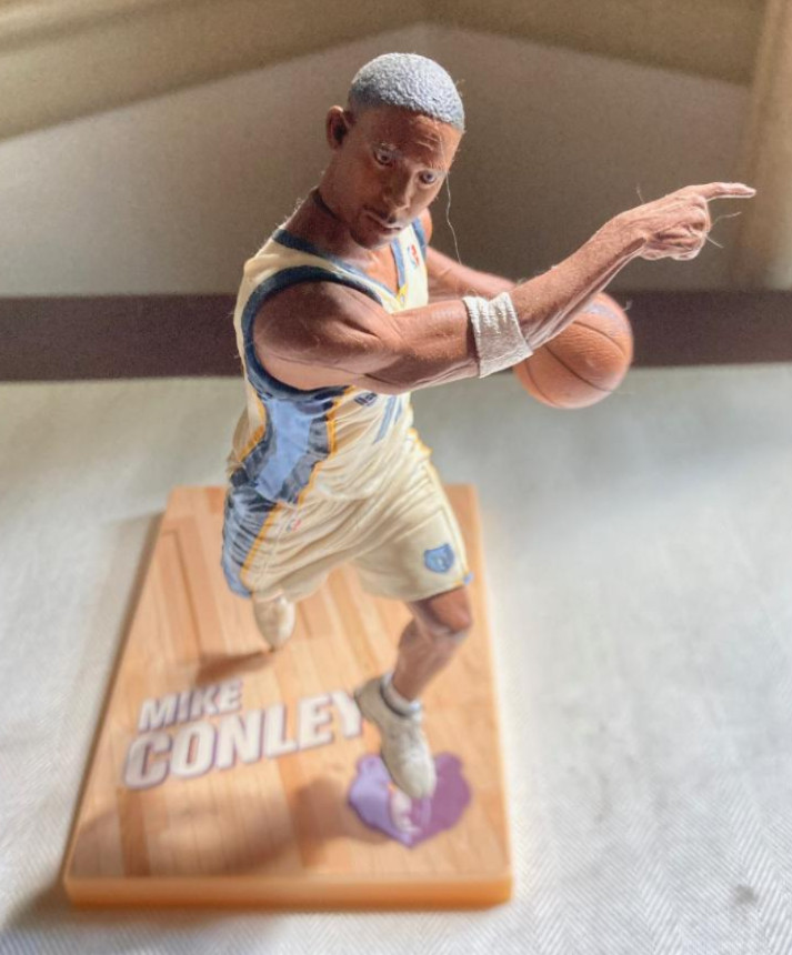 NBA MCFARLANE SERIES 15 MIKE CONLEY, MEMPHIS GRIZZLIES OHIO STATE