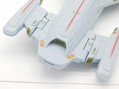 STAR TREK VOYAGER U.S.S. Voyager NCC-74656 Playmates 1995