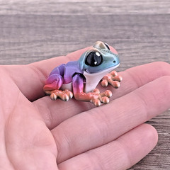Mini Candy Rainbow Frog Flexi Fidget Toy – Articulated Desk Pet 3D Printed 1.5″