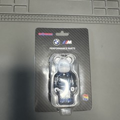 Bearbrick BMW 100% BE@RBRICK Medicom Toy rare