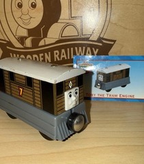 TOBY ! THOMAS FRIENDS TRAIN WOODEN ! 1998 CARD ! BRITT ALLCROFT TRAM ENGINE