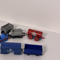Thomas The Train & Assorted Brands / Sizes – Lot Of 11 Cars And Engines Total