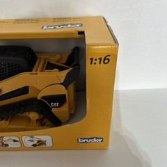Bruder 1:16 SKID STEER LOADER Caterpillar CAT Sandbox SCOOP Vehicle box 10
