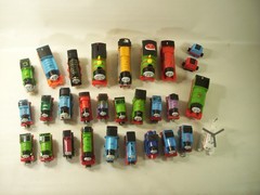 Thomas the tank train & Friends plastic die cast trackmaster 29 pc toy lot