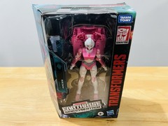 Transformers Earthrise ARCEE New War for Cybertron Seige WFC-E17
