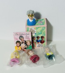 The Golden Girls Finger Puppets Vinyl Figures w/mini Book! (Has Box Damage)