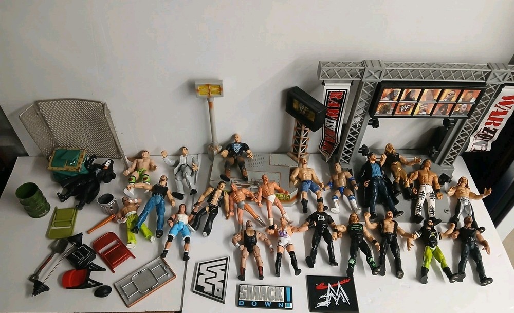 WWE WWF WCW ECW ACTION FIGURE LOT – 41 PIECES TITAN TRON