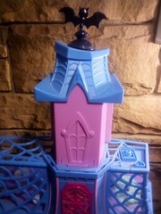 Disney Jr. Vampirina Scare B&B Doll Mansion Castle Play House Only. 27x15x11