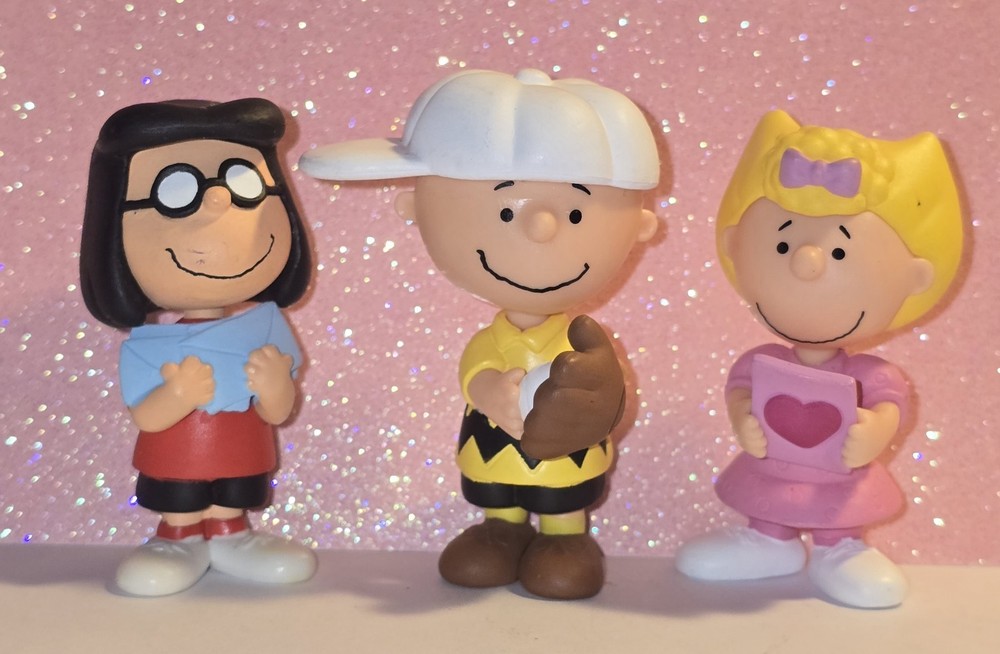 Just Play Peanuts Gang Figure Marcy, Charlie Brown, Sally
