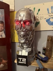 T800 BUST LIFESIZE Terminator Light Up Eyes