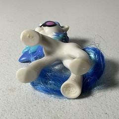 My Little Pony Friendship is Magic DJ Pon-3 Vinyl Scratch Mini Figure 2.5″