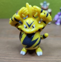 5 VTG 90s Burger King Pokémon Keychain Nidoking Vileplume Kangaskhan Electabuzz