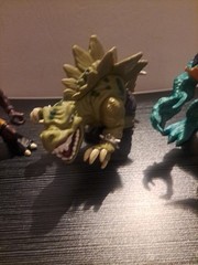 Street Sharks 2 Extreme Dinosaurs 1996 + 1 Street Shark Stegz Slash Bullzeye