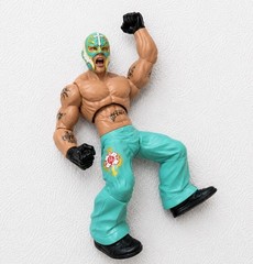 2005 JAKKS WWE WORLD WRESTLING RING GIANTS REY MYSTERIO 14″