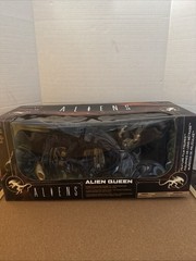 McFarlane Toys Movie Maniacs 6 Alien Queen Deluxe Action Figure