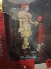 McFarlane Movie Maniacs It Welcome To Derry Gold Label Limited Edition Pennywise