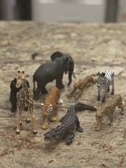 Wild Animal Figures Lot X8 Safari & MOJO 1997-23 Giraffe, Elephant, Gator