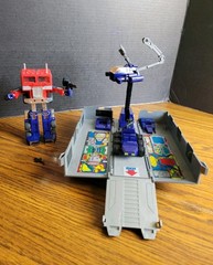 Vintage 1984 Hasbro TRANSFORMERS G1 Optimus Prime MIB Figure GENERATION ONE READ