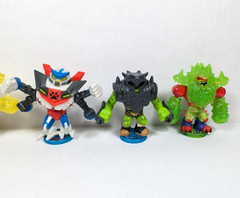 READ Akedo Battle Giant Boss Lot of 6 with Controller Bases Moose Toys