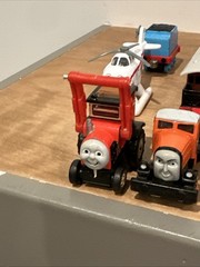 Thomas & Friends Magnetic Metal Die Cast Train Lot Of 75 Engines & Car