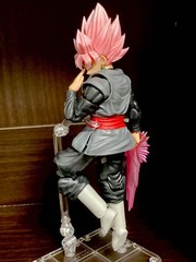 DIMENSIONIA 01C Goku Black Super Saiyan Rose S.H.Figuarts Size