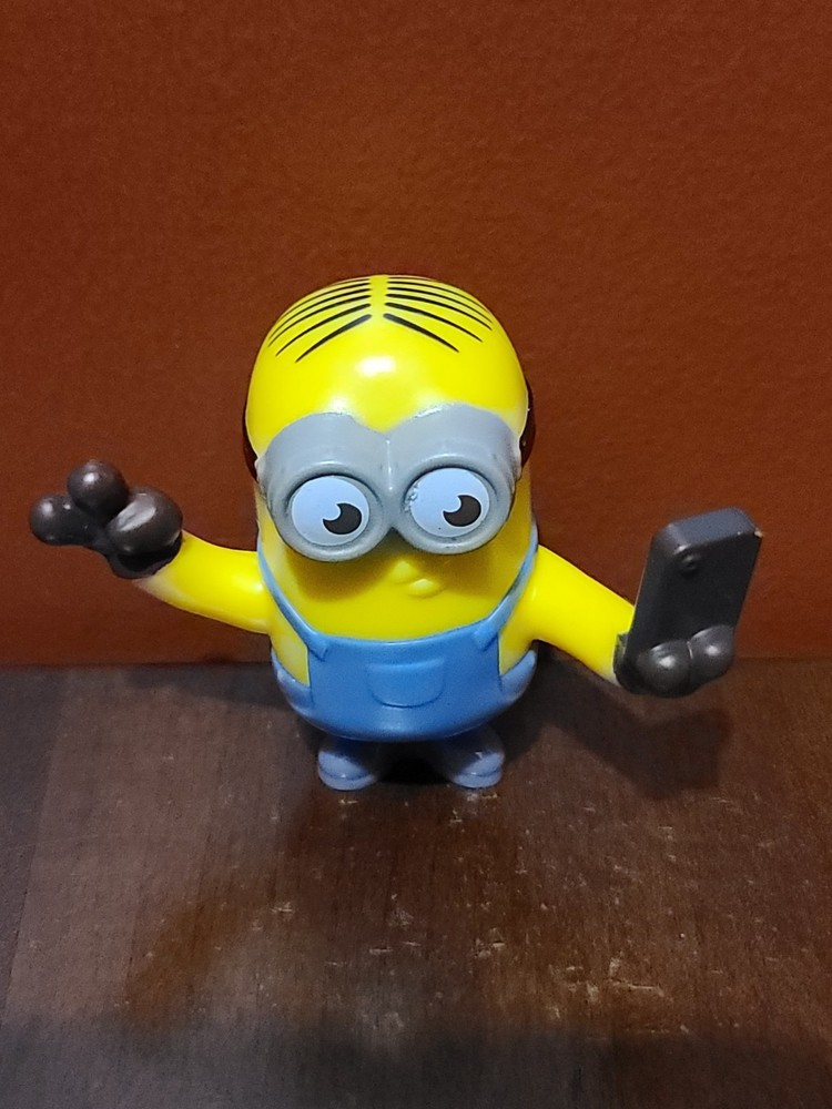 2019 Selfie Dave 2″ McDonald’s Minion Figure Despicable Me Rise of Gru